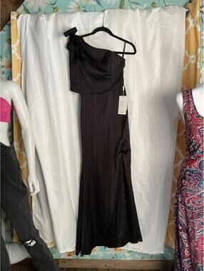NWT formal black dress but Stacees